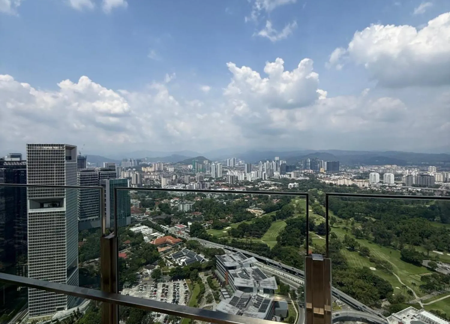 Agile Sky Home Near Pavilion Mall & Trx View Including Swimming Pool Kuala Lumpur Malaysia