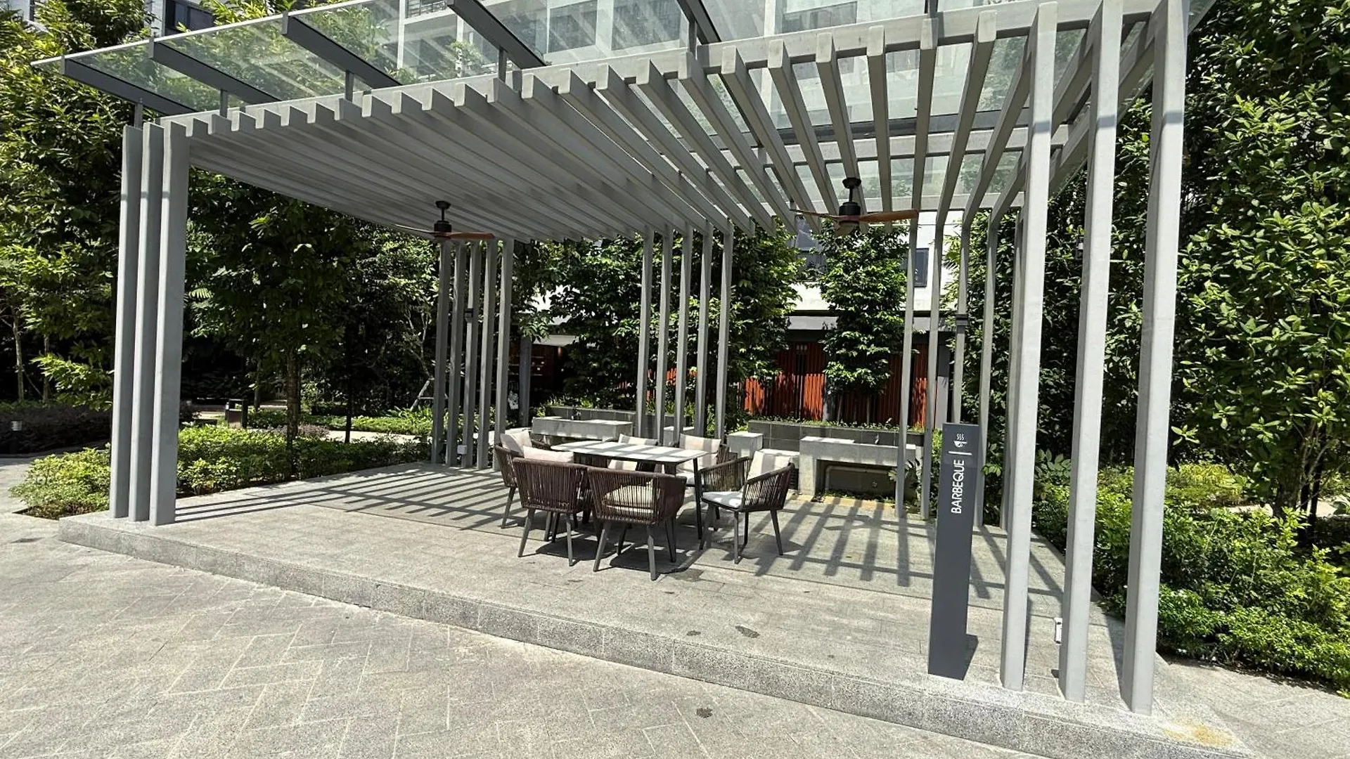 Agile Sky Home Near Pavilion Mall & Trx View Including Swimming Pool Kuala Lumpur Malaysia